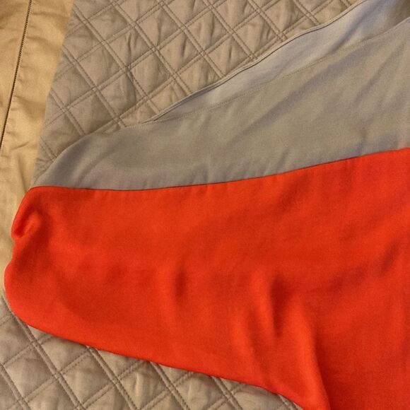 BCBG Max Azria Cold Shoulder Suzie Silky Blouse. Size XS. - Picture 4 of 8